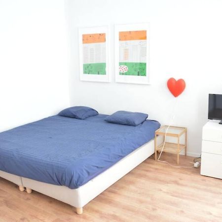 Awesome Studio In Marolles Apartment Brussel Bagian luar foto