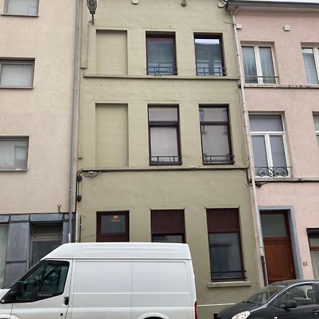 Awesome Studio In Marolles Apartment Brussel Bagian luar foto