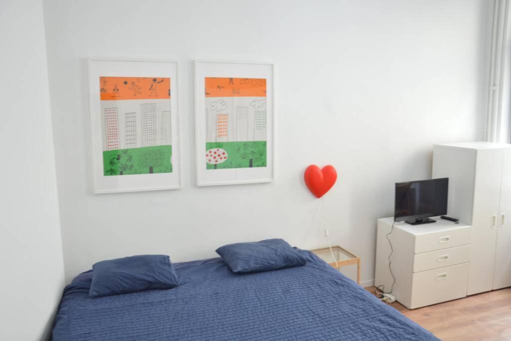 Awesome Studio In Marolles Apartment Brussel Bagian luar foto